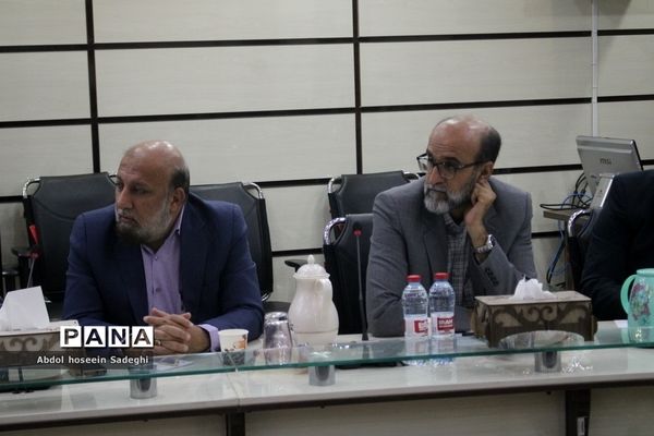 نشست تبیین برنامه‌ها و سیاست‌های صندوق ذخیره فرهنگیان در بوشهر