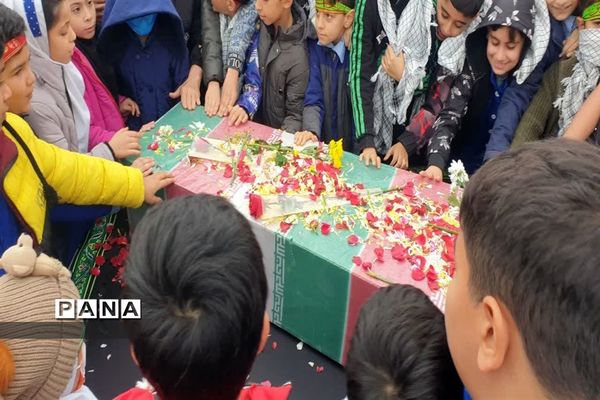 مراسم استقبال از شهید گمنام در دبستان شهید قدوسی کلوده