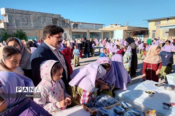 بازارچه همدلی در دبستان آزاده بهبهان