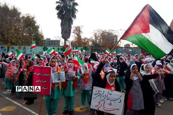 اجتماع بزرگ فرزندان حاج قاسم در دبستان پسرانه شاهد محمود‌آباد