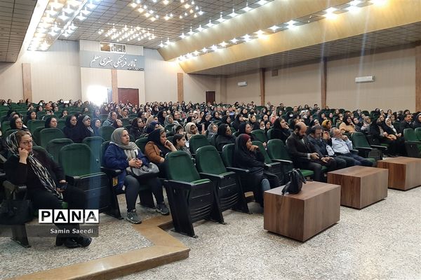 همایش افق‌های خوشبختی‌ ‌در شیراز‌