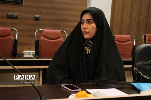 آیین تجلیل از سوادیاران ناحیه یک بهارستان