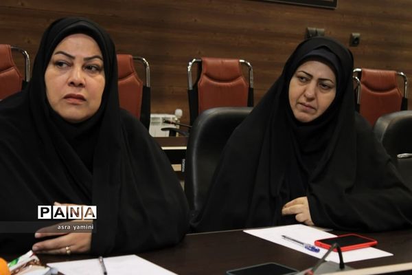 آیین تجلیل از سوادیاران ناحیه یک بهارستان