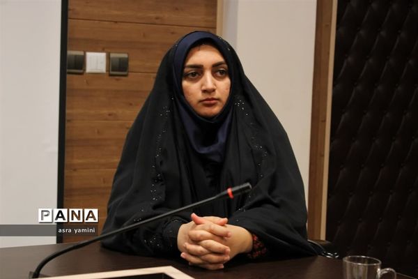 آیین تجلیل از سوادیاران ناحیه یک بهارستان