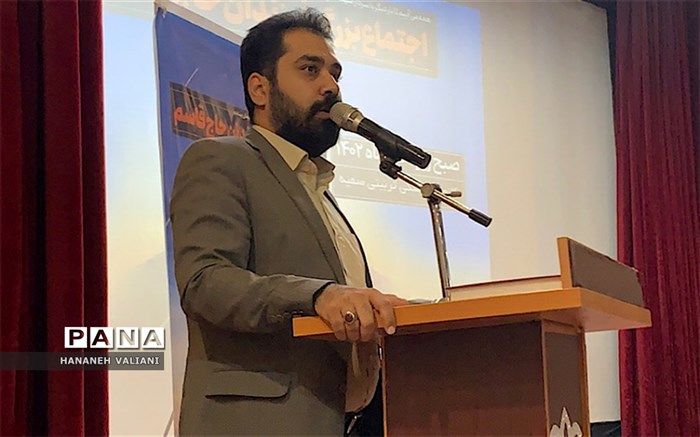 دانش‌آموزان‌‌ انتقال‌دهنده آرمان‌های شهید قاسم سلیمانی هستند