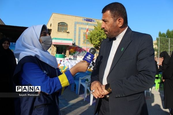 آیین نمادین افتتاحیه طرح یک روز بدون کیف در بوشهر