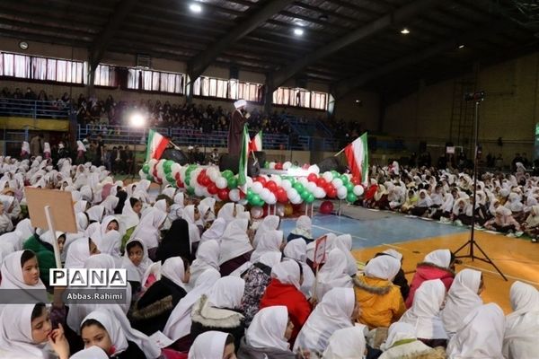 تجمع 2 هزار نفره دانش‌آموزان در سالن علی ابن ابی طالب پاکدشت