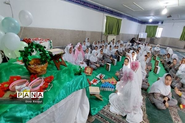 جشن آموزش سی‌‌ وسه روزه قرآن‌کریم درآموزشگاه الله‌اکبر اسلامشهر