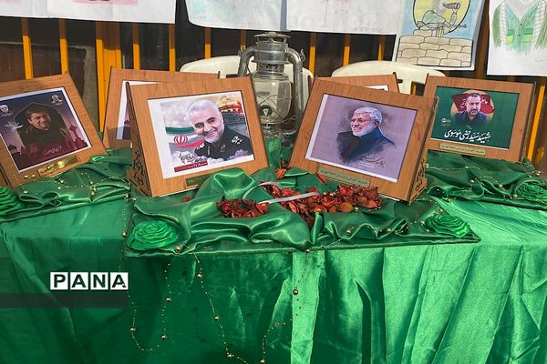 برگزاری مراسم بزرگداشت در آستانه چهارمین سالروز شهادت سردار سلیمانی در مدارس ناحیه یک شهرری
