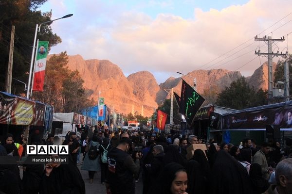 حال و هوای گلزار شهدا کرمان در چهارمین سالگرد شهادت حاج قاسم سلیمانی