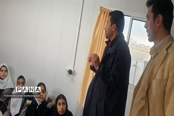 بازدید دانش‌آموزان وزرا محله از تالاب قو سرخ رود