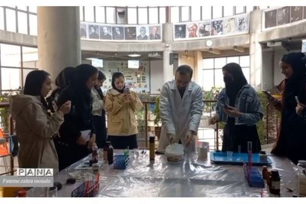 بازدید دانش‌آموزان منطقه افشار از پارک علم و فناوری دانشگاه علوم پایه زنجان