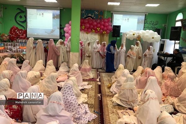 جشن تکلیف در دبستان راهیان نور ناحیه دو شهرری