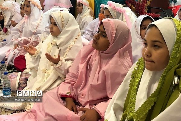 جشن تکلیف در دبستان راهیان نور ناحیه دو شهرری
