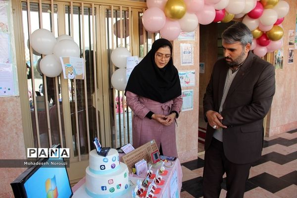 تقدیرازدانش‌آموزبرتر پویش امام زمان(عج) توسط مدیرکل آموزش و پرورش شهرستان‌های  تهران در اسلامشهر