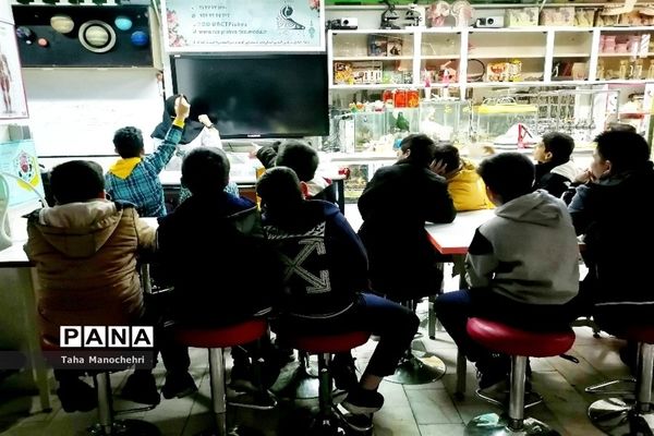 اردوی علمی دانش‌آموزان آموزشگاه علامه‌طباطبایی به پژوهشسرای خواجه نصیر شهرستان پیشوا