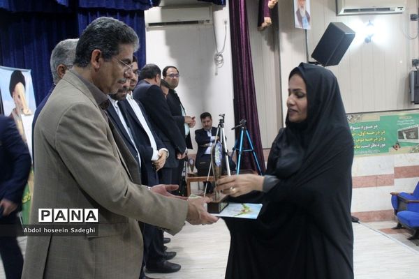 تجلیل از جهادگران عرصه سوادآموزی اداره کل آموزش و پرورش استان بوشهر