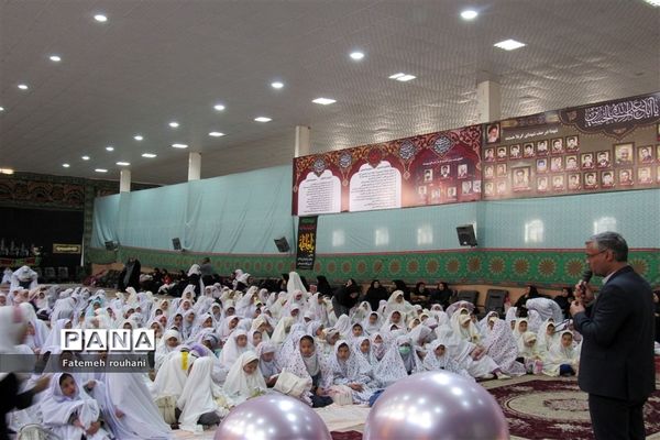 برگزاری جشن تکلیف ۴۰۰ دانش‌آموز در خلیل آباد