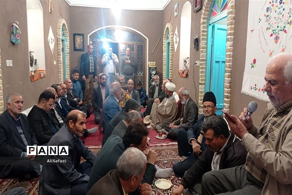 برنامه آبروی محله در روستای بزنجرد خلیل آباد