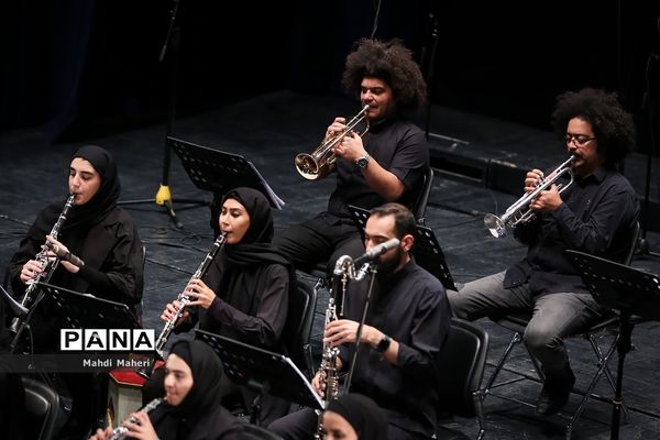 رونمایی از سمفونی «به قدقامت یاران»