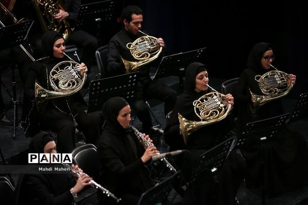 رونمایی از سمفونی «به قدقامت یاران»