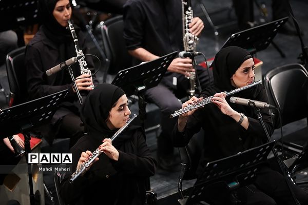 رونمایی از سمفونی «به قدقامت یاران»