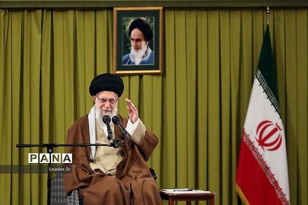 دیدار مداحان و شاعران اهل بیت‌(ع) با رهبر معظم انقلاب