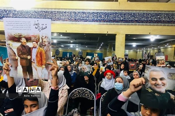 آیین گرامیداشت روز مادر درگلستان