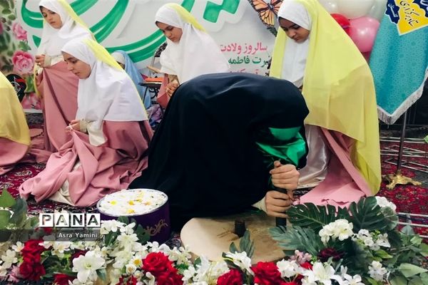 آیین گرامیداشت روز مادر درگلستان