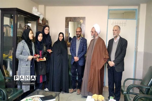 جلسه هم اندیشی مسئول موسسه ترویج فرهنگ قرآنی و مدیران آموزش‌و پرورش کاشان