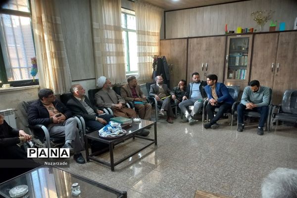 جلسه هم اندیشی مسئول موسسه ترویج فرهنگ قرآنی و مدیران آموزش‌و پرورش کاشان