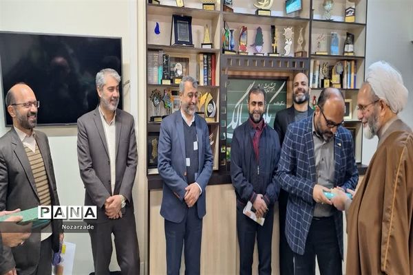 جلسه هم اندیشی مسئول موسسه ترویج فرهنگ قرآنی و مدیران آموزش‌و پرورش کاشان