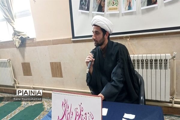 مراسم بزرگداشت حاج قاسم سلیمانی در مدرسه کوثر ناحیه 2 مشهد