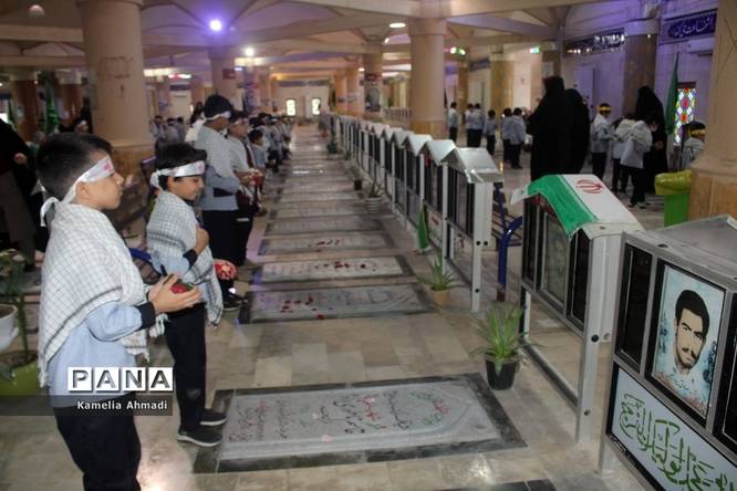 تجدید میثاق دانشآموزان با شهدا در بوشهر