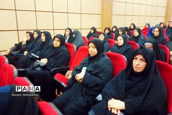 سلسله جلسات نشست‌ با مدیران مناطق ۲۱ گانه شهرستان‌های استان تهران در منطقه دماوند