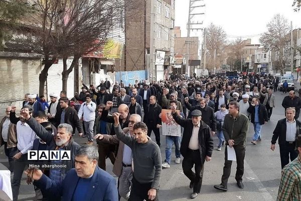 راهپیمایی مردم ولایتمدار پیشوا در محکومیت حادثه تروریستی شهدای کرمان