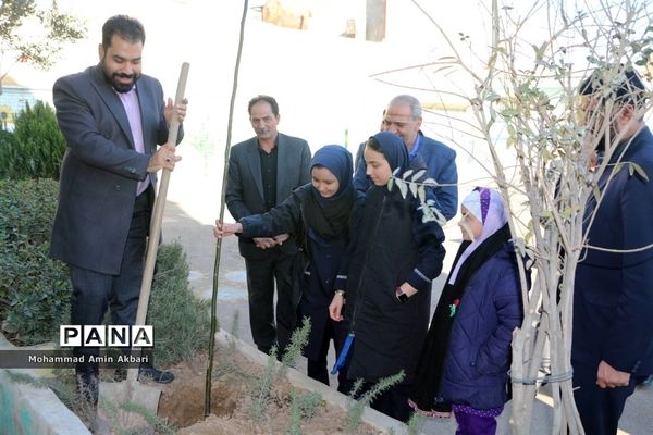 گرامیداشت شهدای دانش‌آموز و شهید دانشجو معلم در حادثه تروریستی گلزار شهدای کرمان