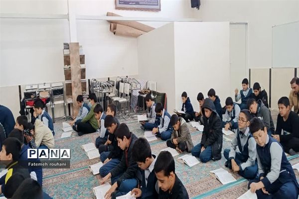 برگزاری محفل انس با قرآن گرامیداشت شهدای کرمان