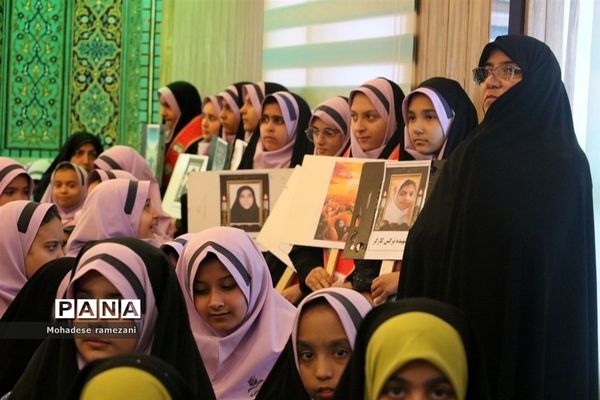 مراسم بزرگداشت شهدای دانش‌آموز حادثه تروریستی کرمان