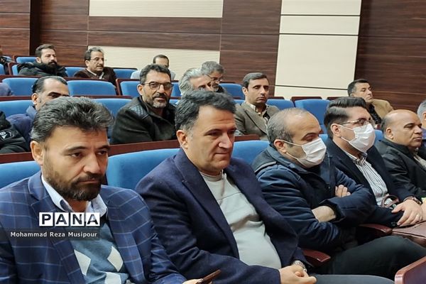 نشست تعاملی مدیران مدارس شهرستان ملارد با موضوع کیفیت‌بخشی عملکرد