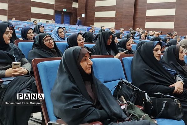 نشست تعاملی مدیران مدارس شهرستان ملارد با موضوع کیفیت‌بخشی عملکرد