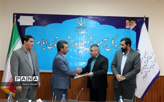 قرارداد توزیع شیر دانش‌آموزان شهرستان ملکشاهی منعقد شد
