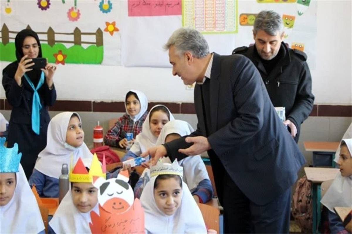 توزیع شیر رایگان در مدارس آذربایجان غربی آغاز شد