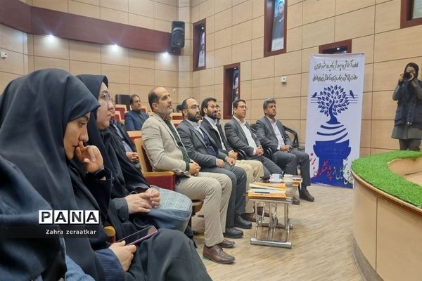 برگزاری آیین تکریم و تجلیل از پژوهشگران برتر ناحیه ۲