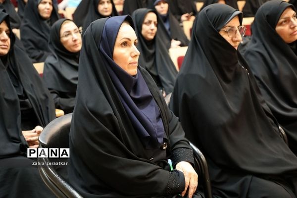 برگزاری آیین تکریم و تجلیل از پژوهشگران برتر ناحیه ۲