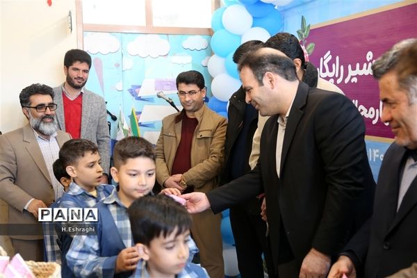 توزیع شیر رایگان در مدارس ابتدایی استان چهارمحال و بختیاری