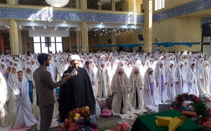 ۲ هزار دانش‌آموز نومکلف، بهار بندگی خود را در مسجد خاتم‌الانبیا شهرستان ملارد آغاز کردند/فیلم