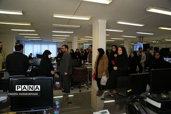 بازدید مأمورین و رابطین سازمان دانش‌آموزی شهرستان‌های استان تهران از تحریریه خبرگزاری پانا