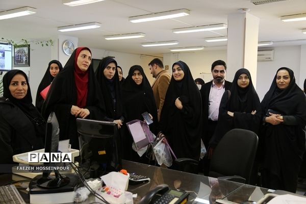 بازدید مأمورین و رابطین سازمان دانش‌آموزی شهرستان‌های استان تهران از تحریریه خبرگزاری پانا