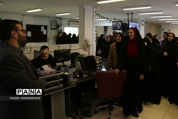 بازدید مأمورین و رابطین سازمان دانش‌آموزی شهرستان‌های استان تهران از تحریریه خبرگزاری پانا